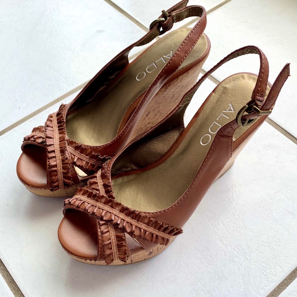 Aldo Brown Wedge Ruffle Sandals - Picture 3 of 8